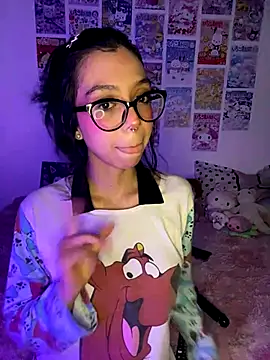 Snapshot of Valen-Foxx1 chatting on December 4, 2025, 5:39 am Valen-Foxx1 online show from December 4, 2025, 5:39 am