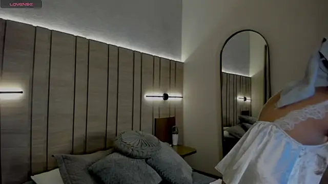 Zoe Mendez online show from November 27, 2025, 3:30 am