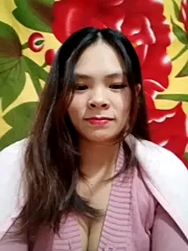 quynhquynh  online show from January 15, 2026, 2:21 pm