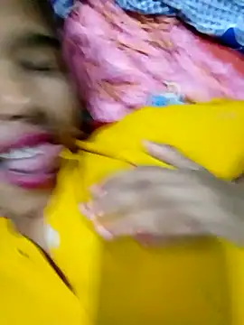 Snapshot of Hott_myraa chatting on December 1, 2025, 1:10 am Hott myraa online show from December 1, 2025, 1:10 am