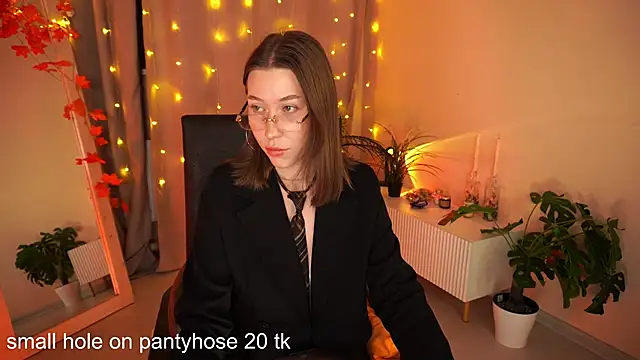 AnnetteLane online show from November 20, 2025, 5:51 am