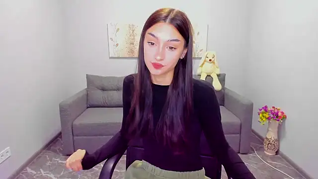 Snapshot of Julia_Laurents chatting on November 25, 2025, 8:14 am Julia Laurents online show from November 25, 2025, 8:14 am