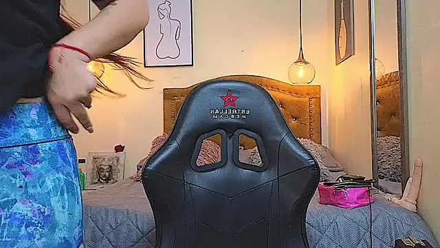 Lily Sanderss online show from December 18, 2025, 12:44 pm