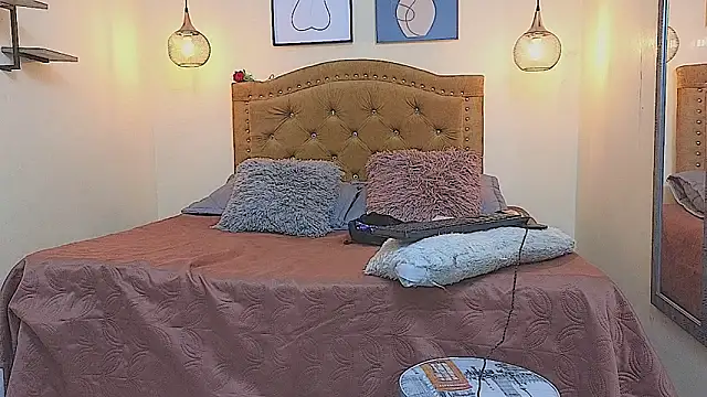 Lily Sanderss online show from January 19, 2026, 2:10 pm