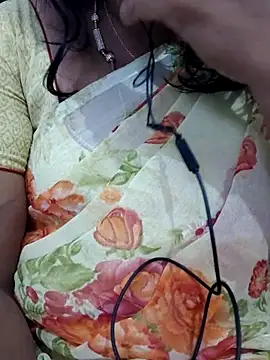 rishitamil01 online show from November 23, 2025, 12:27 pm