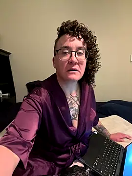 sareberr420 online show from November 26, 2025, 4:41 pm