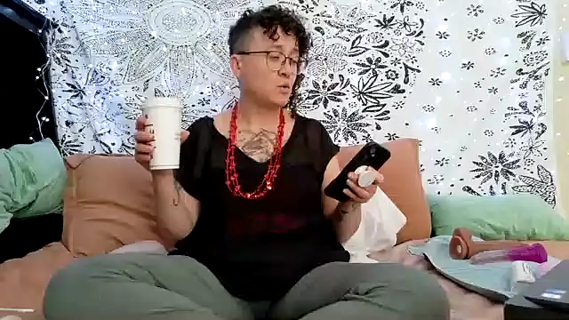 sareberr420 online show from February 12, 2026, 3:07 pm