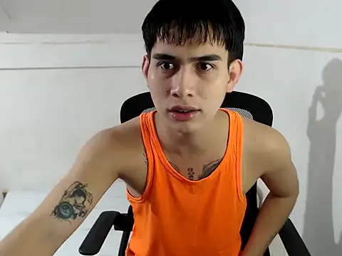 Snapshot of DecentGUy04 chatting on November 21, 2025, 9:41 am DecentGUy04 online show from November 21, 2025, 9:41 am