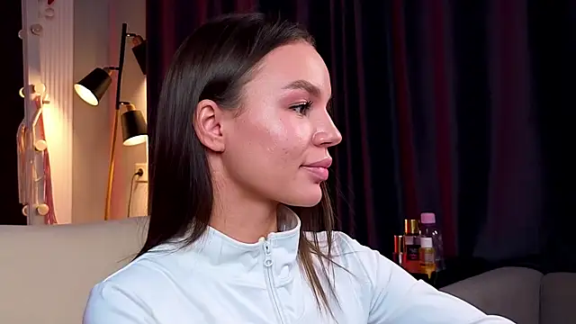 Tiffany Sweetie online show from January 18, 2026, 11:47 am