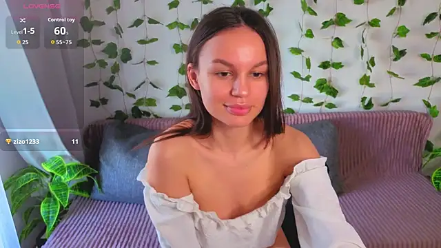 Tiffany Sweetie online show from April 5, 2026, 12:24 pm