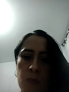 danielita1414 online show from November 28, 2025, 2:09 pm