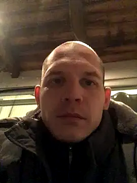 Spielzeugtwink online show from November 28, 2025, 10:34 pm