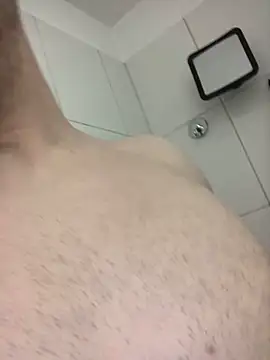 Spielzeugtwink online show from March 29, 2026, 3:23 pm