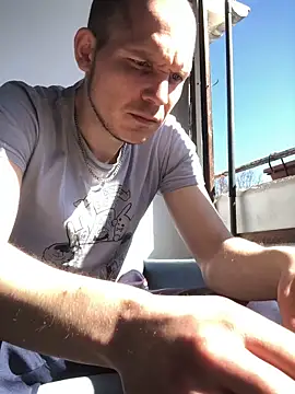 Spielzeugtwink online show from April 8, 2026, 10:37 am