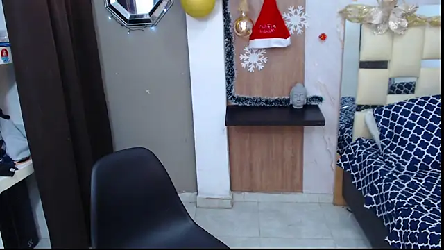 sweett love  online show from November 24, 2025, 4:23 am