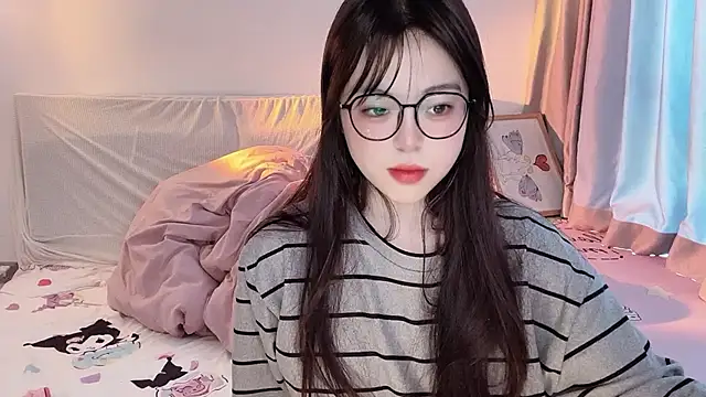 Snapshot of -Angela chatting on November 26, 2025, 3:18 am -Angela online show from November 26, 2025, 3:18 am