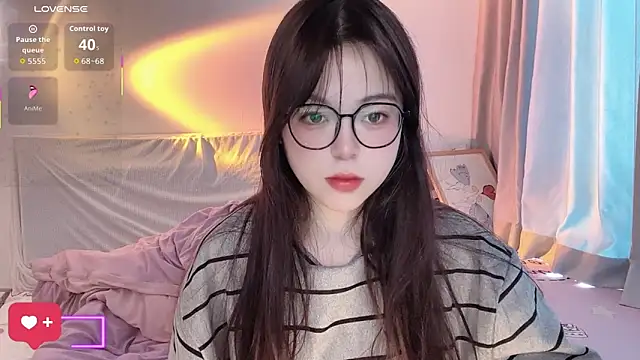 Snapshot of -Angela chatting on November 30, 2025, 3:43 am -Angela online show from November 30, 2025, 3:43 am