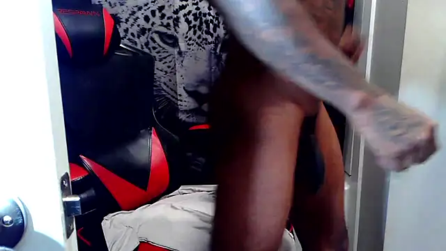 TattedRasta2x0 online show from January 18, 2026, 8:40 am