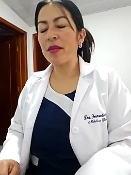 JustSamantha  online show from December 21, 2025, 11:39 am