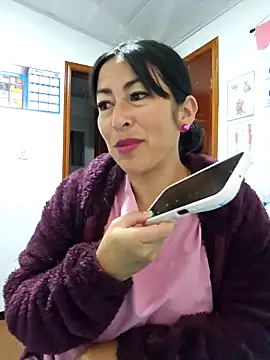 JustSamantha  online show from March 18, 2026, 1:36 pm