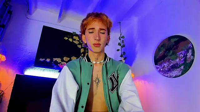 Snapshot of Shadow_claw chatting on November 20, 2025, 7:57 pm Shadow claw online show from November 20, 2025, 7:57 pm