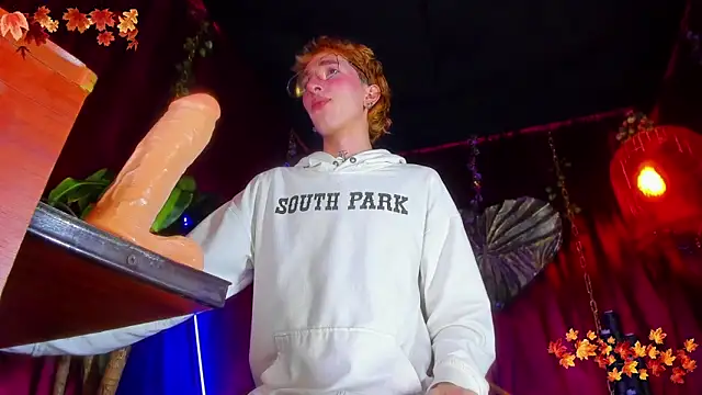 Snapshot of Shadow_claw chatting on November 21, 2025, 9:13 pm Shadow claw online show from November 21, 2025, 9:13 pm