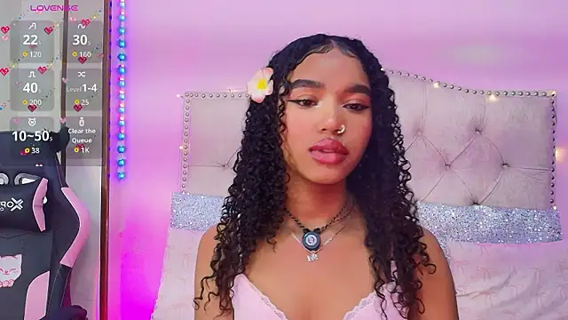 Snapshot of Naom_star87 chatting on February 17, 2026, 8:15 pm Naom star87 online show from February 17, 2026, 8:15 pm