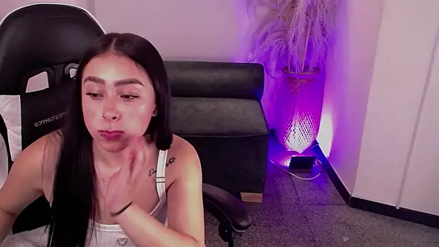 vallolett online show from November 20, 2025, 6:18 pm