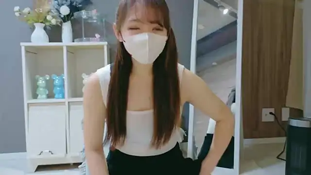 Nami-jpn online show from December 20, 2025, 7:26 am