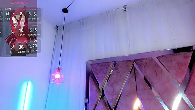 atenea taylor  online show from December 15, 2025, 3:33 am