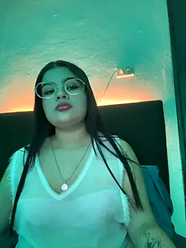 Snapshot of LouisaAlcott chatting on November 20, 2025, 10:53 pm LouisaAlcott online show from November 20, 2025, 10:53 pm