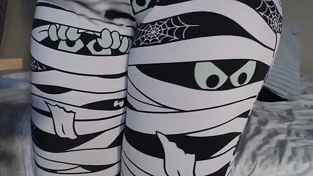 somemoreex1 online show from December 1, 2025, 4:34 pm