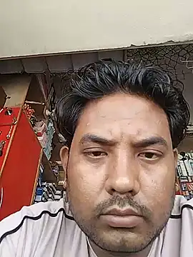 Snapshot of Roy___121 chatting on June 5, 2026, 7:14 am Roy 121 online show from June 5, 2026, 7:14 am