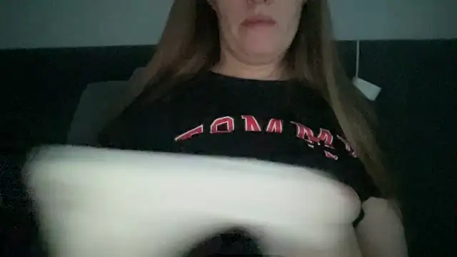 alisa kitcat online show from December 15, 2025, 5:23 am