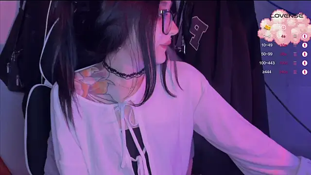 yes please1 online show from November 20, 2025, 12:27 pm