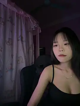 Kiee-lee online show from April 13, 2026, 3:39 pm