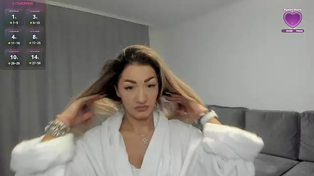 Snapshot of rossana_doll chatting on February 2, 2026, 7:07 am rossana doll online show from February 2, 2026, 7:07 am