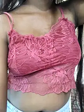 Simran 0011 online show from December 17, 2025, 4:07 am