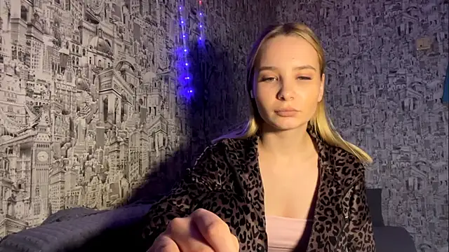 SophieLorein online show from November 27, 2025, 10:06 am