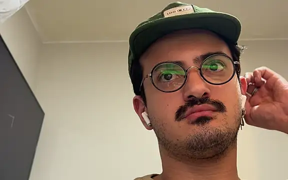 baelaleia online show from November 21, 2025, 8:46 am