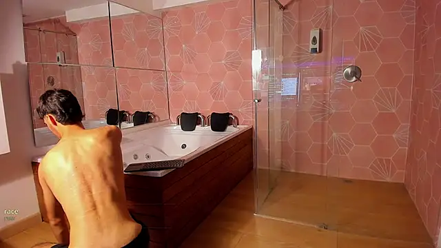 Emir Ozan  online show from February 8, 2026, 8:12 pm