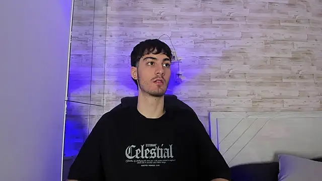 Emir Ozan  online show from February 9, 2026, 6:12 pm