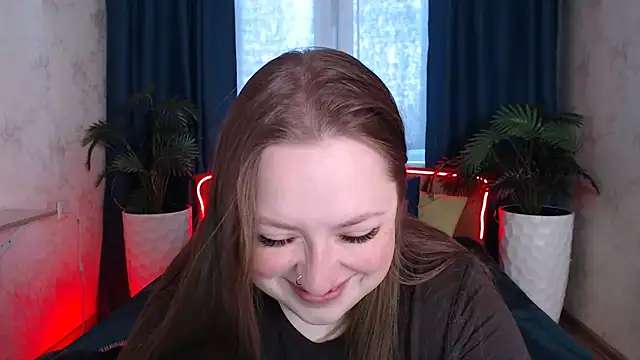 GirlPlayer online show from April 7, 2026, 8:37 am