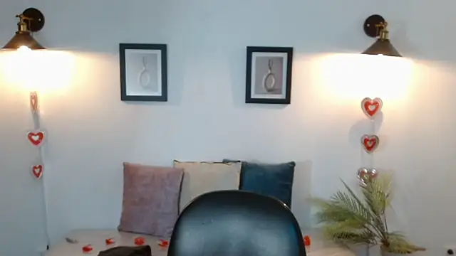 Juliana  lx online show from February 28, 2026, 2:18 pm