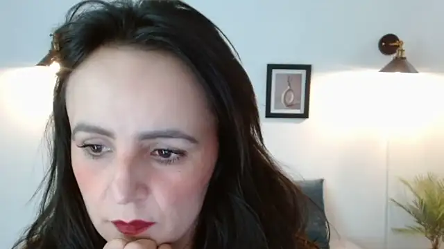 Juliana  lx online show from April 10, 2026, 2:00 pm