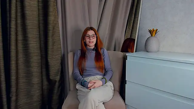 StevieMuccia online show from November 24, 2025, 2:28 pm