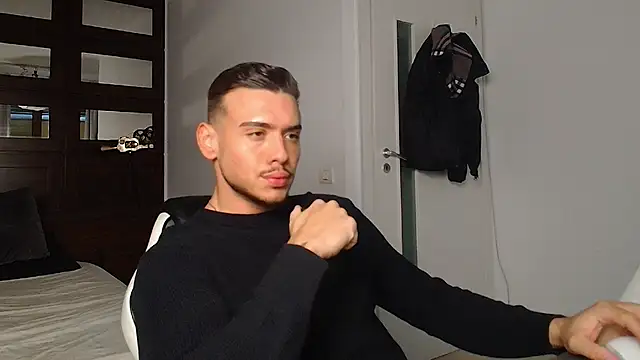 Snapshot of ElijahThorne chatting on January 16, 2026, 6:06 am ElijahThorne online show from January 16, 2026, 6:06 am