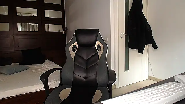 Snapshot of ElijahThorne chatting on February 20, 2026, 8:05 am ElijahThorne online show from February 20, 2026, 8:05 am