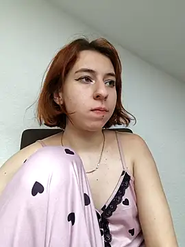 Snapshot of Luna_Brush chatting on November 23, 2025, 12:16 pm Luna Brush online show from November 23, 2025, 12:16 pm