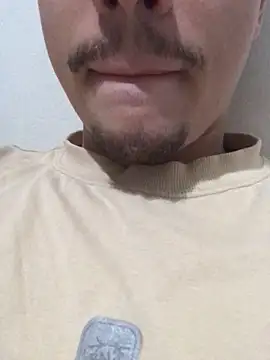 vitorwez online show from November 28, 2025, 3:09 am